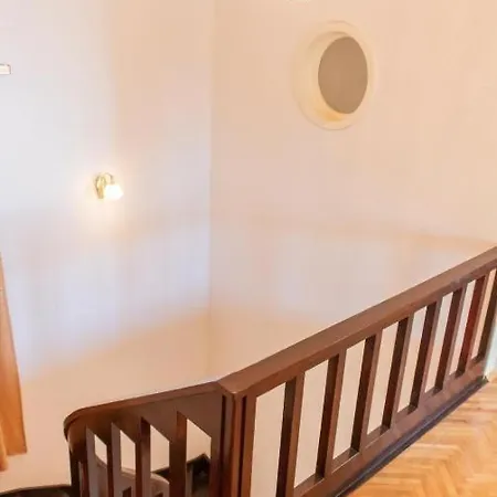 Beach Villa At Top Location. Very Central Area Βίλα Σπλιτ