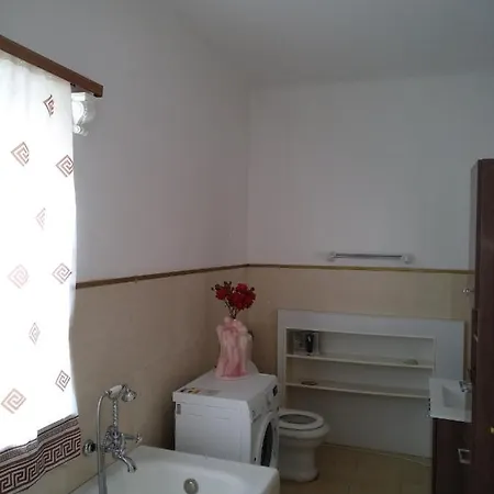 Βίλα Beach Villa At Top Location. Very Central Area *